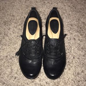 VINTAGE black oxford heels